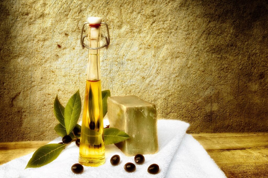 laurel, soap, olive oil-1763690.jpg